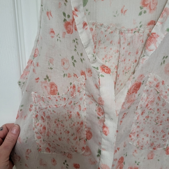 Rvca sheer button up tank with pink roses in two patterns size large - Picture 3 of 7